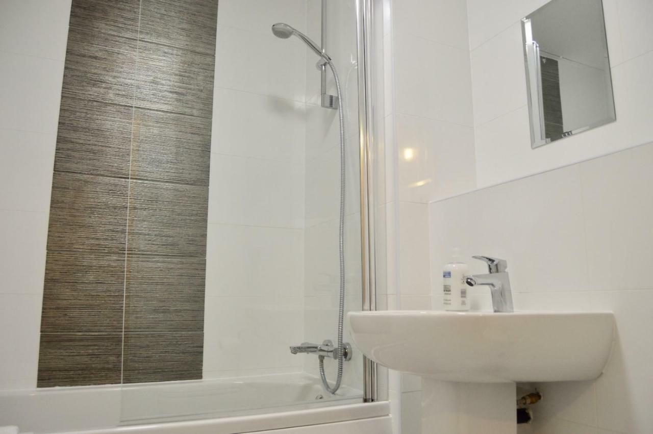 שפילד Qh31 - City Centre Location With 2 Double Bedrooms Sleeping Up To 4 People - Spacious Work Or Leisure Apartment מראה חיצוני תמונה