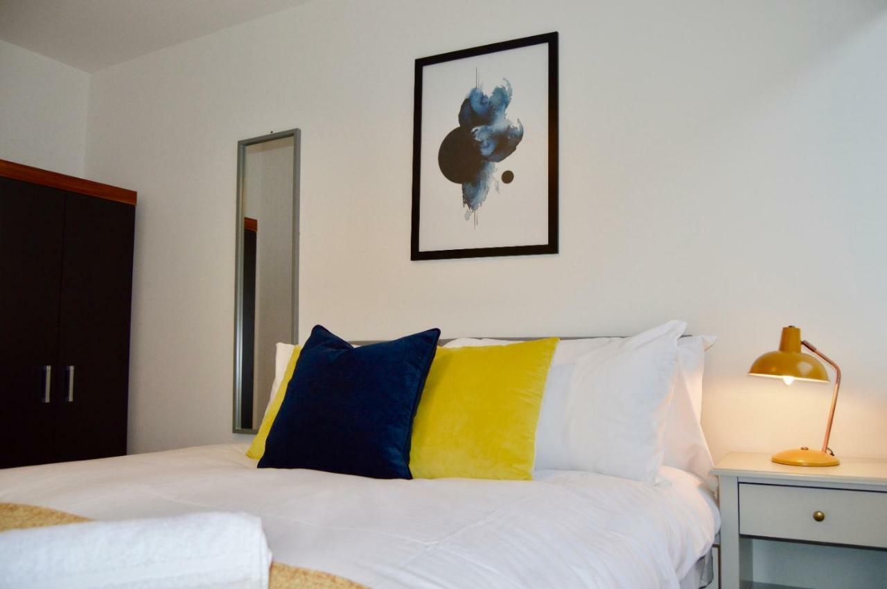 שפילד Qh31 - City Centre Location With 2 Double Bedrooms Sleeping Up To 4 People - Spacious Work Or Leisure Apartment מראה חיצוני תמונה